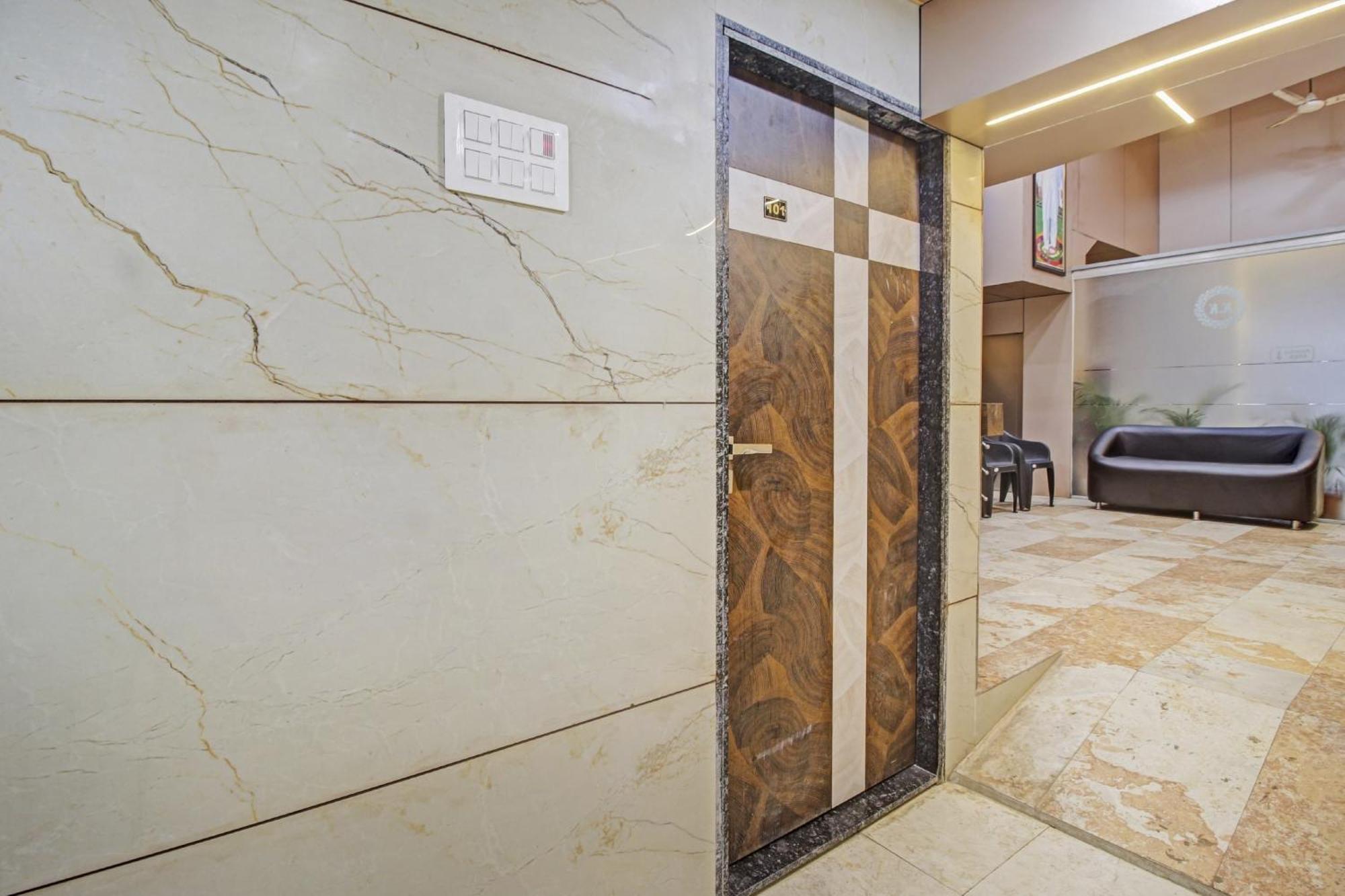 Kalyān Hotel Ambedkar מראה חיצוני תמונה