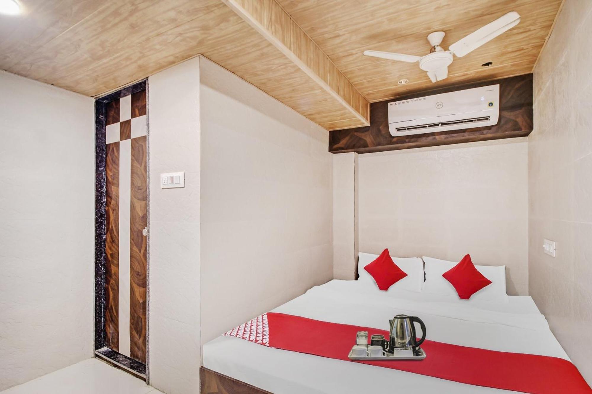 Kalyān Hotel Ambedkar מראה חיצוני תמונה