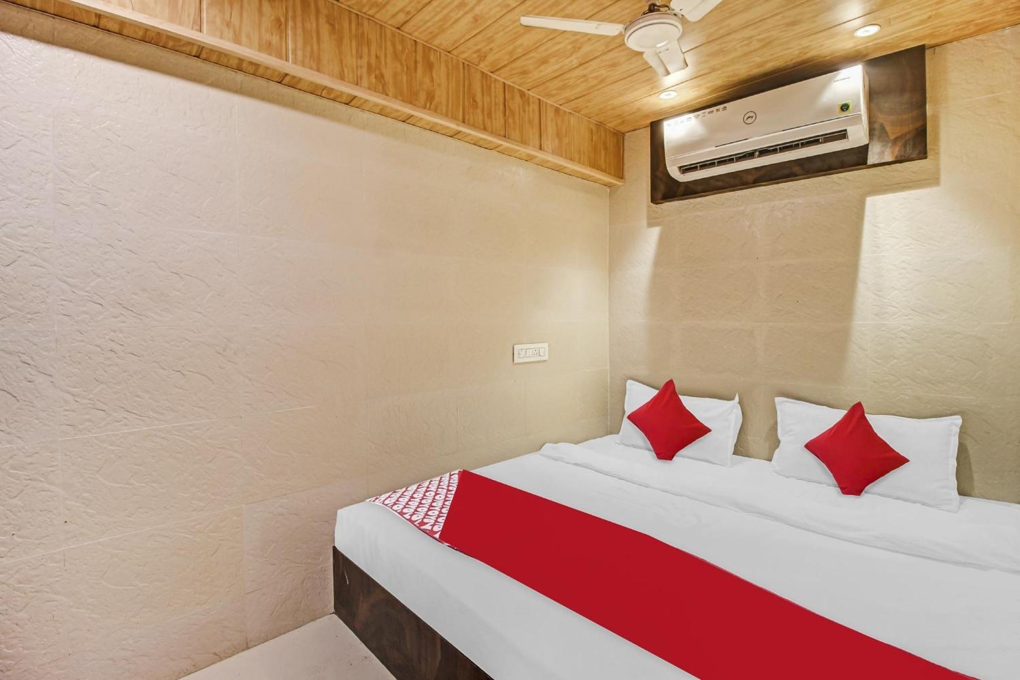 Kalyān Hotel Ambedkar מראה חיצוני תמונה