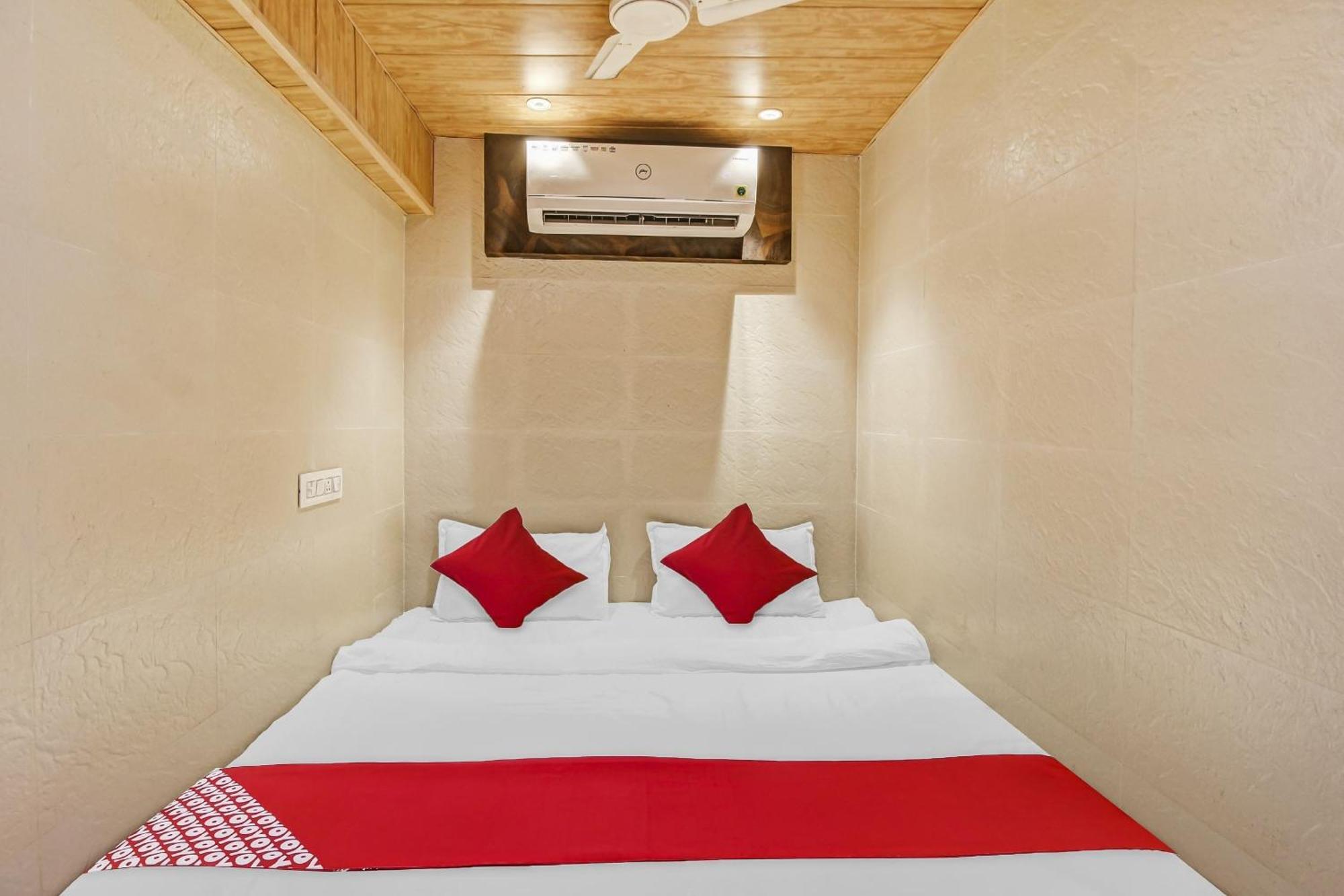 Kalyān Hotel Ambedkar מראה חיצוני תמונה